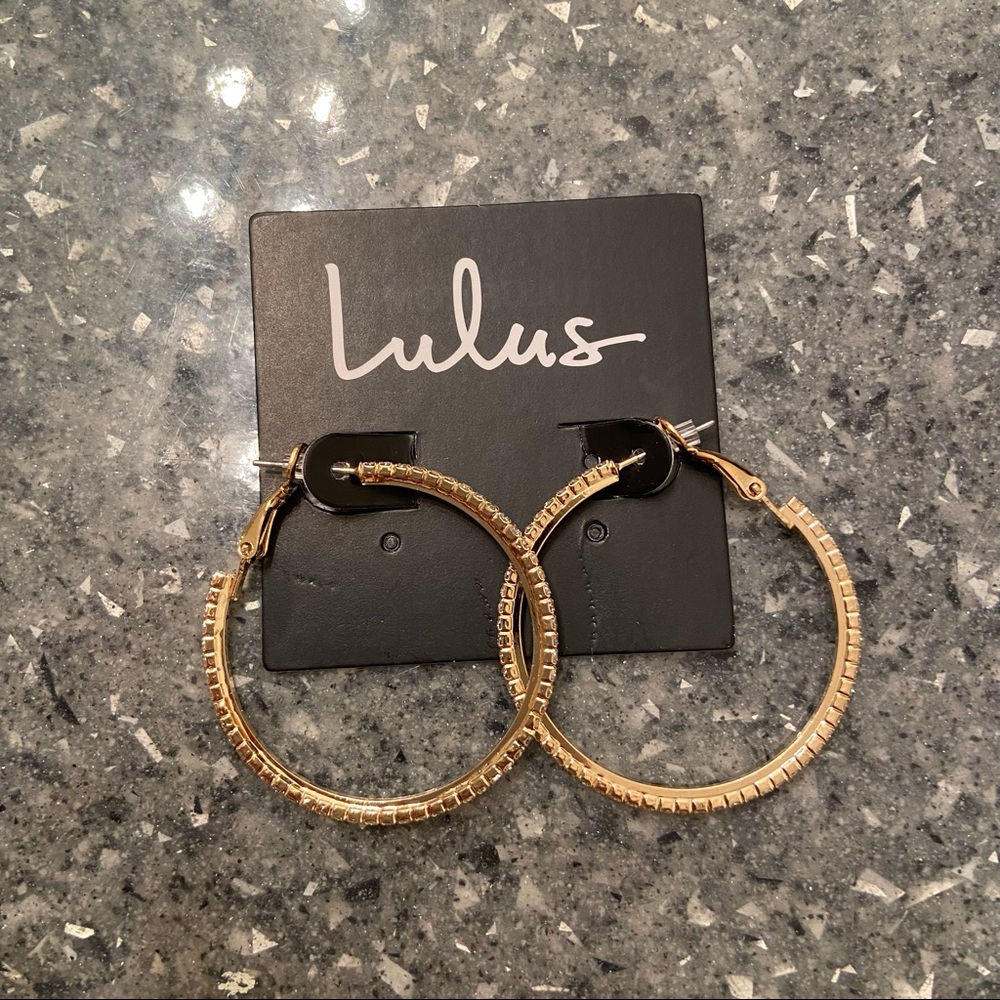 Lulus hoop earring